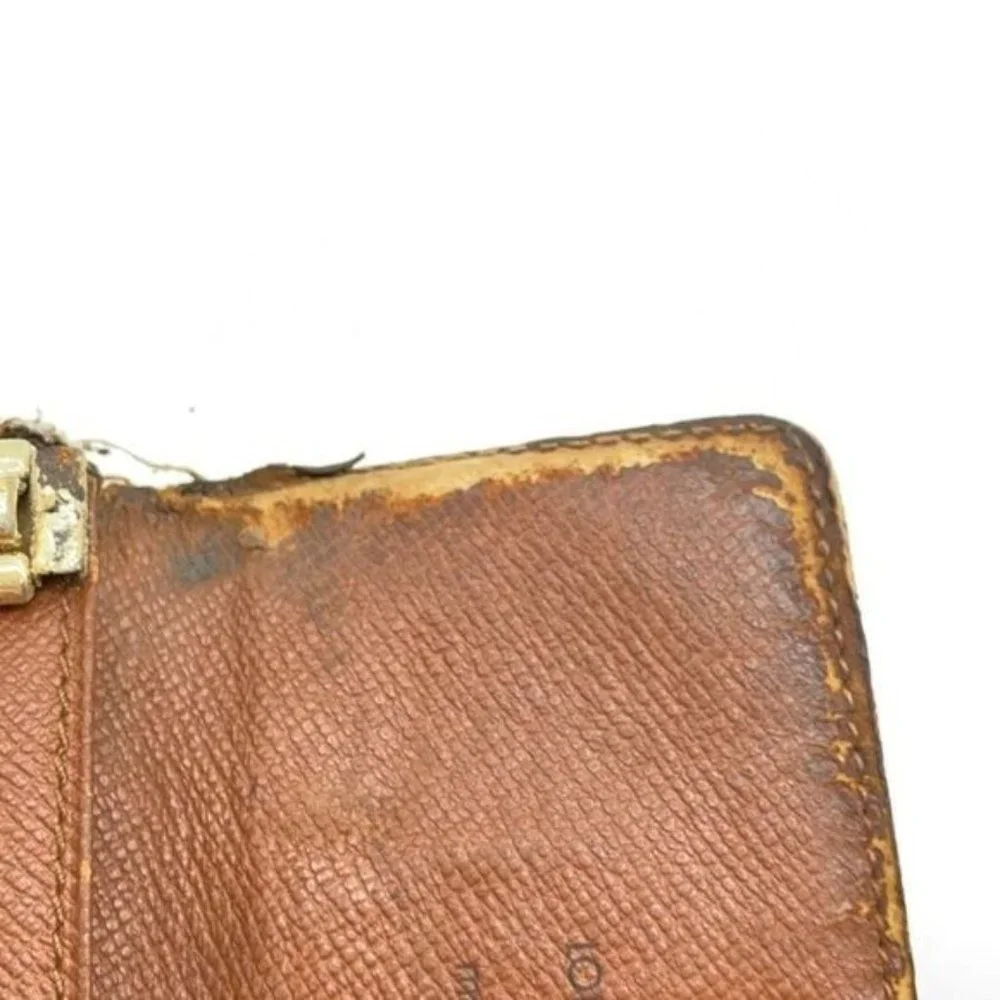 Louis Vuitton Monogram Key Holder/Wallet #918💥PRICE DROP💥